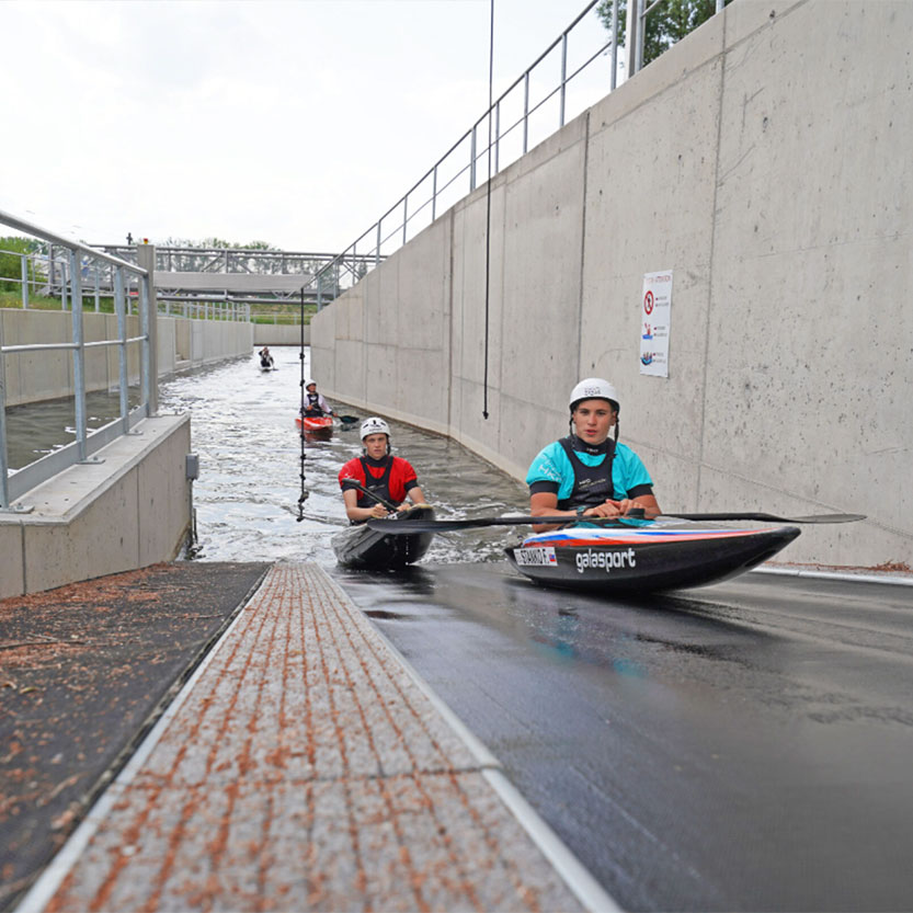 conveyor-belt-for-water